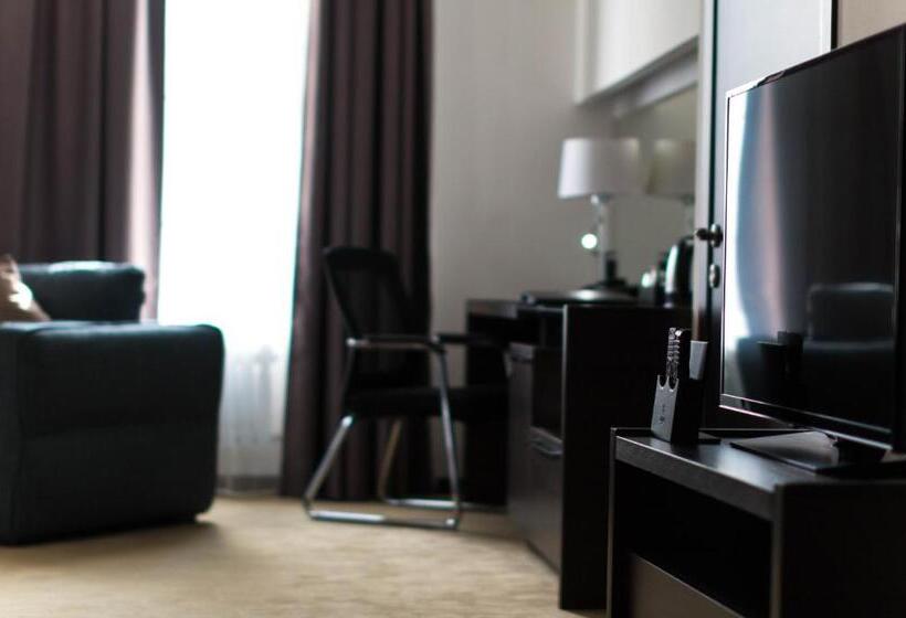 اتاق لوکس, Solutel