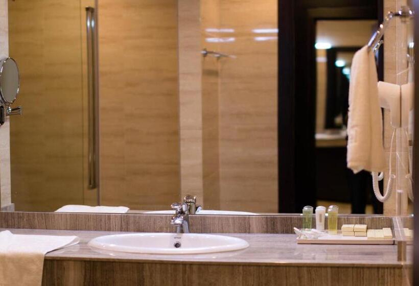 اتاق خانوادگی, Solutel