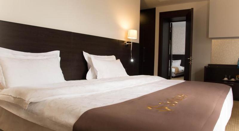 اتاق خانوادگی, Solutel