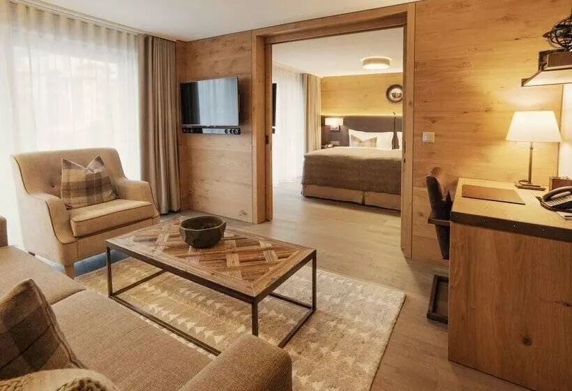スイート, The Capra Saasfee