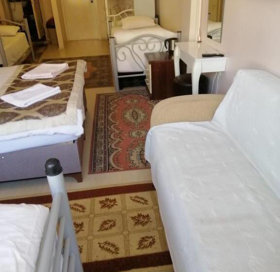 اتاق استاندارد چهار تخته, Istanbul Hotel&guesthouse