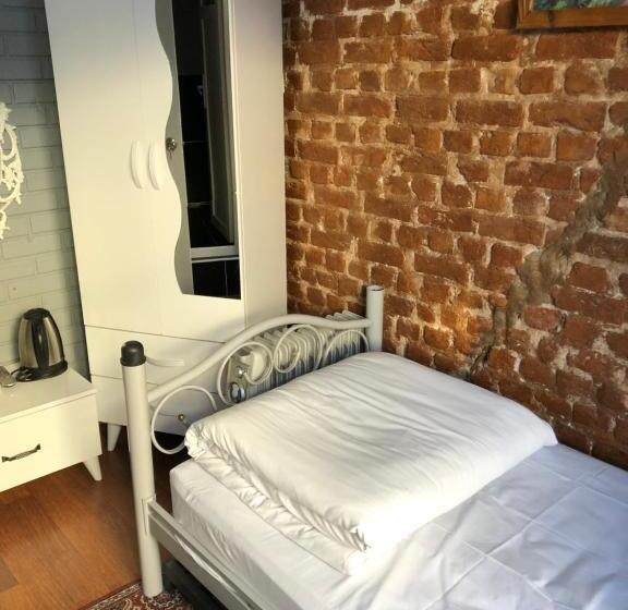 اتاق استاندارد سه نفره, Istanbul Hotel&guesthouse