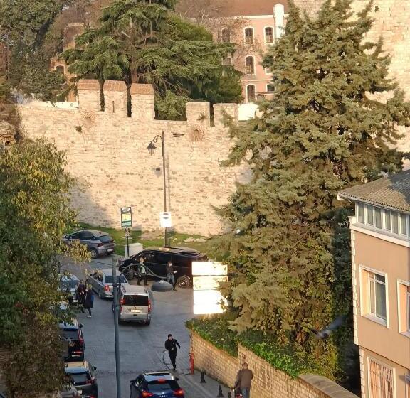 اتاق استاندارد چهار تخته, Istanbul Hotel&guesthouse