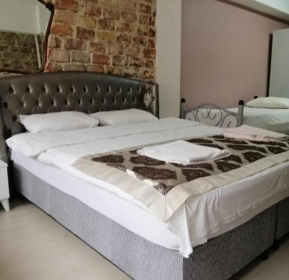اتاق استاندارد چهار تخته, Istanbul Hotel&guesthouse