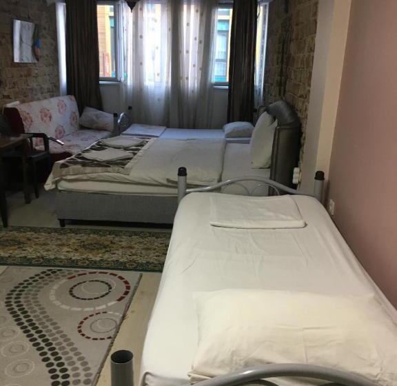 اتاق استاندارد چهار تخته, Istanbul Hotel&guesthouse