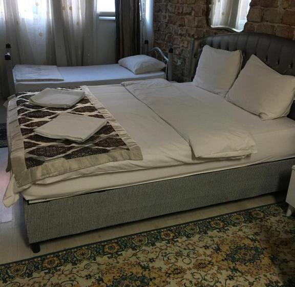 اتاق استاندارد سه نفره, Istanbul Hotel&guesthouse