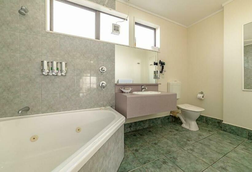 غرفة قياسية مزوَّدة بجاكوزي, Legends Motel