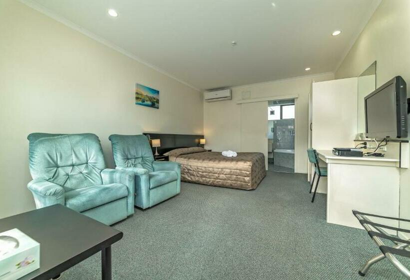 غرفة قياسية مزوَّدة بجاكوزي, Legends Motel