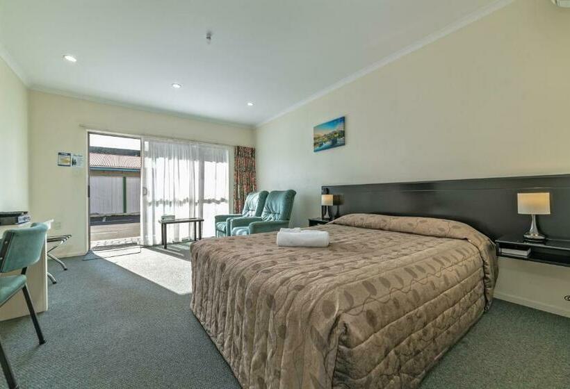 غرفة قياسية مزوَّدة بجاكوزي, Legends Motel