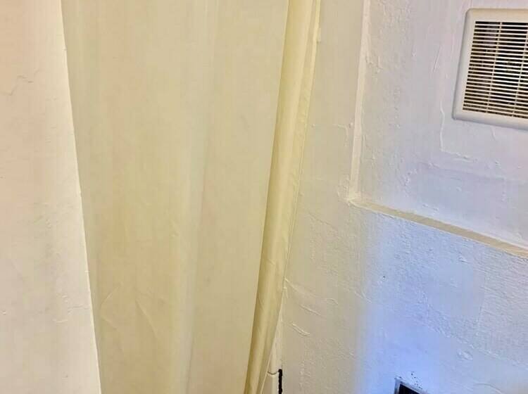 חדר אקונומי מיטה זוגית, Mustang Motel