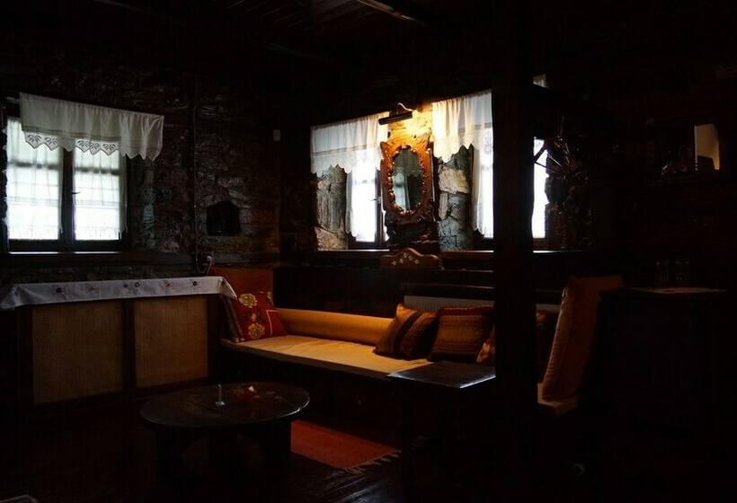 带双人床的经典房间, Apalni Cottage