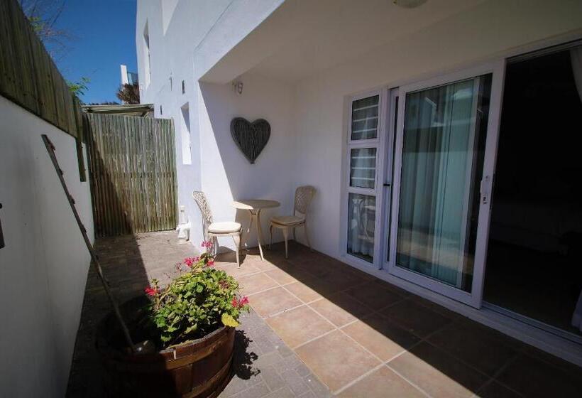 غرفة ديلوكس, Baywatch Guest House