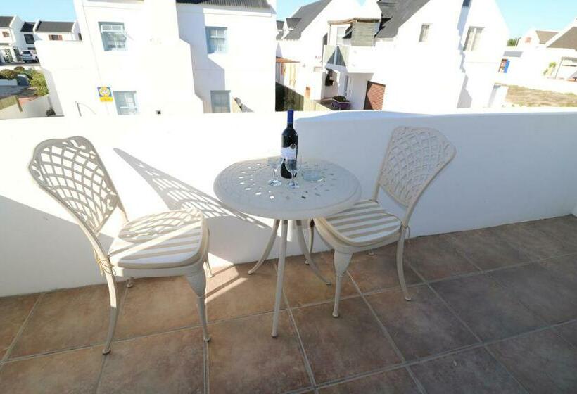 غرفة ديلوكس مزودة بشرفة, Baywatch Guest House