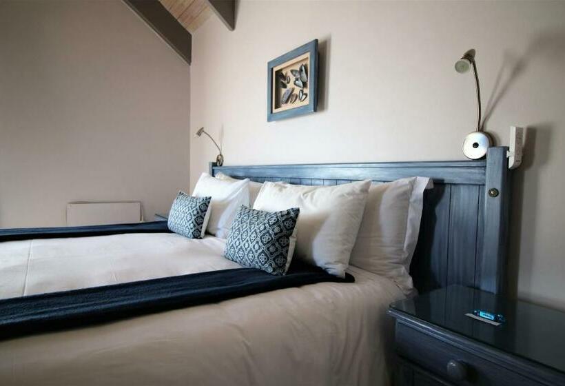 غرفة ديلوكس مزودة بشرفة, Baywatch Guest House