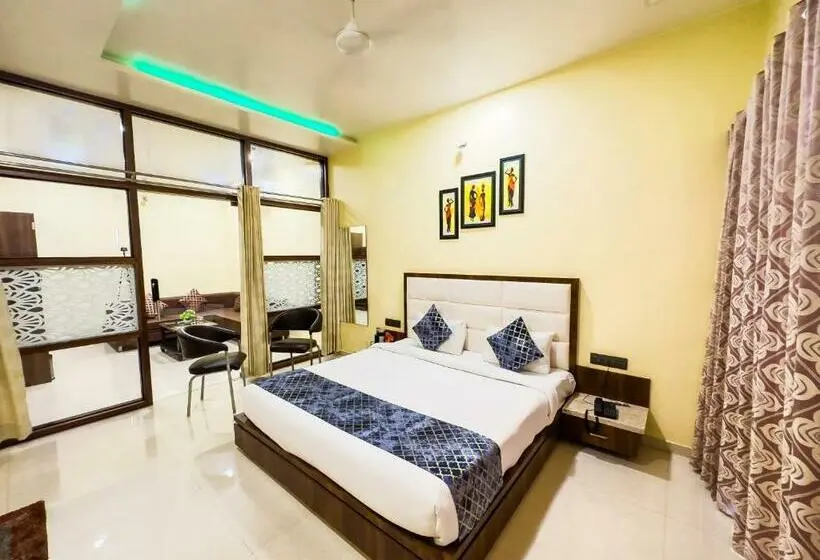 Standard Studio Kingsize Bett, Hillcrest Palace