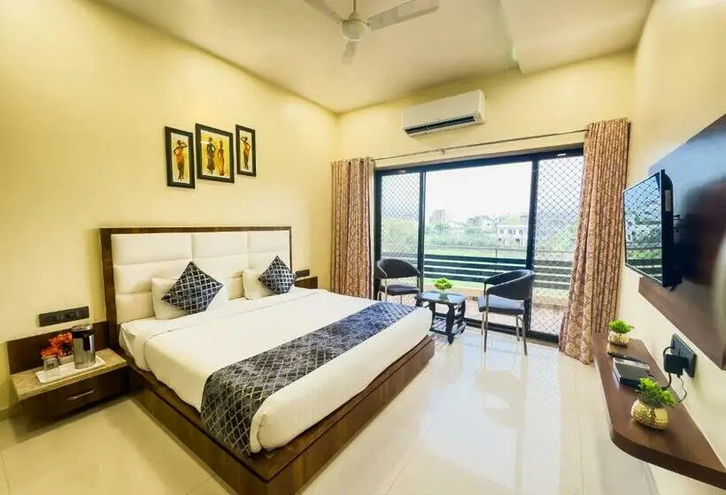 Standard Studio Kingsize Bett, Hillcrest Palace