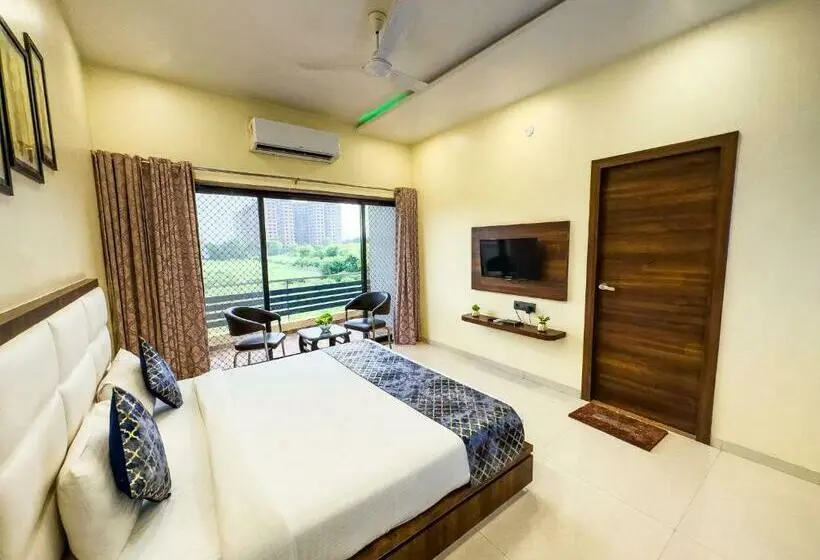 Standard Studio Kingsize Bett, Hillcrest Palace