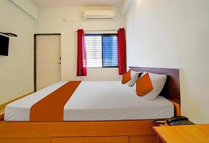 Номер Deluxe, Fabhotel Akash Executive