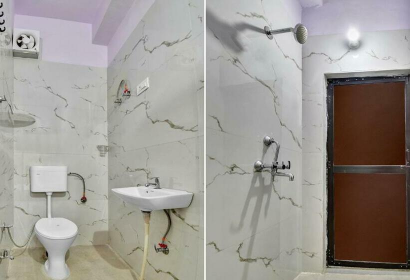 اتاق کلاسیک سه تخته, Oyo Flagship Hotel Prateek