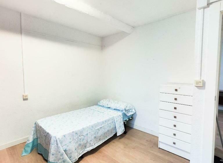 اتاق اکونومی یک تخته, Residencia 14