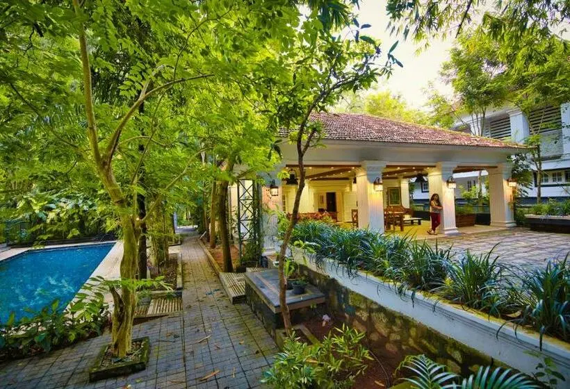 プールビュースタンダードステューディオ, Softouch Ayurveda Village Kerala