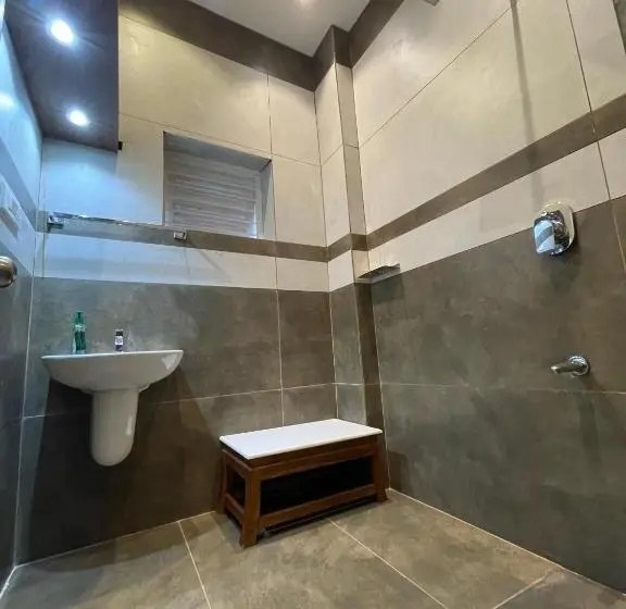 ツーベッドルーム　ヴィラ, Softouch Ayurveda Village Kerala