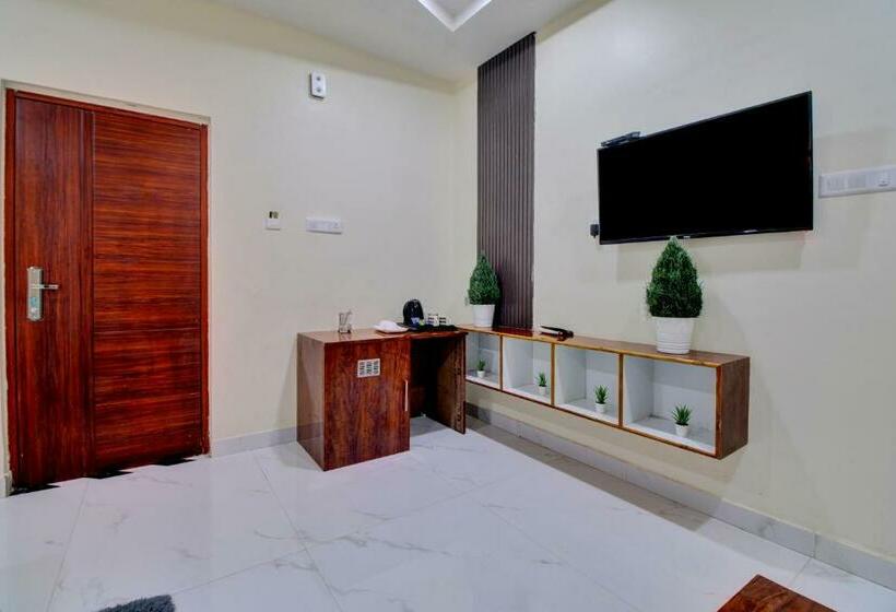 غرفة كلاسيكية ثلاثية, Collection O Hotel Mango Tree