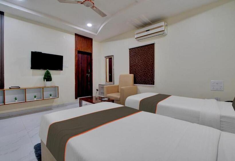 غرفة كلاسيكية ثلاثية, Collection O Hotel Mango Tree