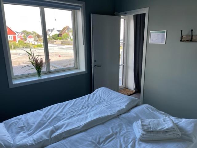 חדר משפחתי, Villa Sharevik