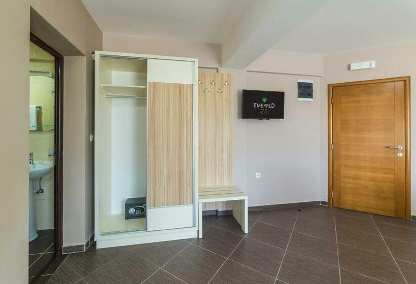 استودیو استاندارد با تراس, Emerald