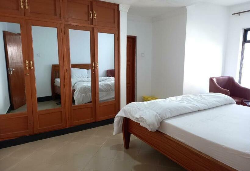 غرفة قياسية مطلّة علي حمام السباحة, Didas Villa