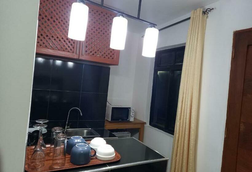 إستوديو قياسى مطلّ علي الحديقة, Didas Villa