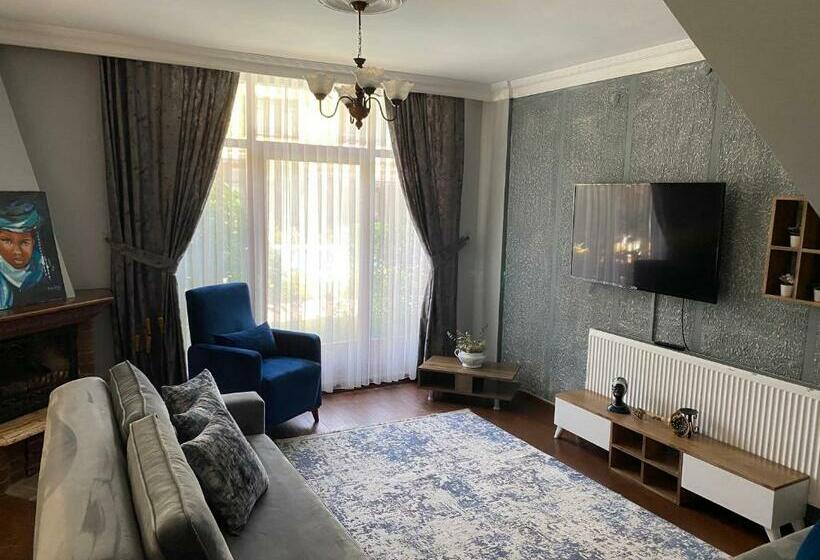 غرفة عائلية, Four Season Villa Apart