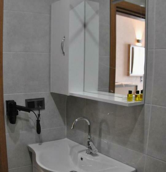 Номер Deluxe, Sirt Buti̇k