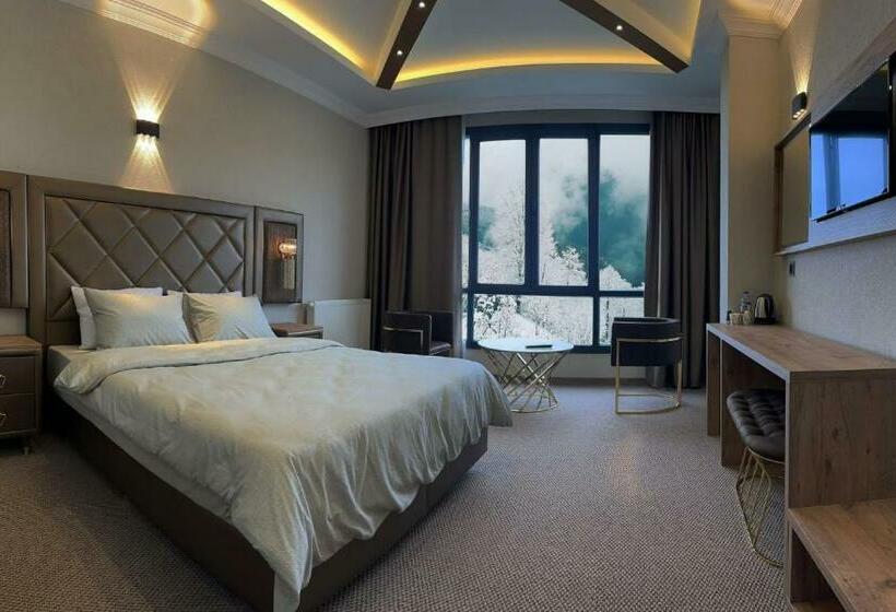 Номер Deluxe, Sirt Buti̇k