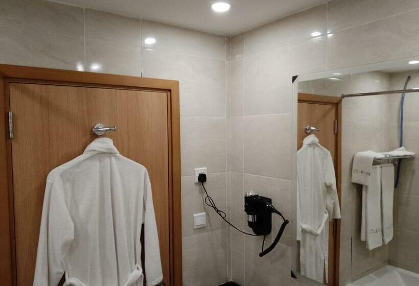 سوییت جونیور, Ibiza Hotel & Resorts