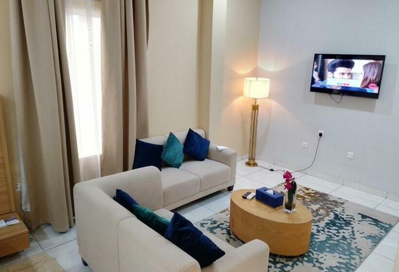 سوییت جونیور, Ibiza Hotel & Resorts