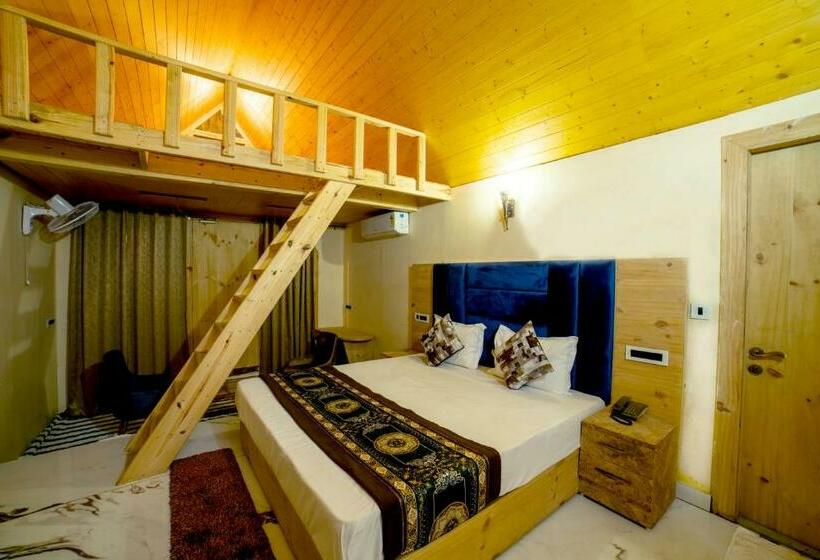 标准三人间, Mudras Grove Resort, Nainital