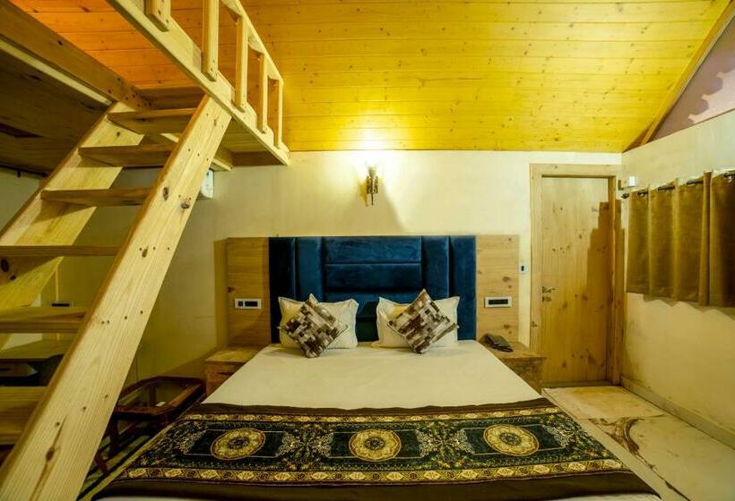 Номер Стандарт Трехместный, Mudras Grove Resort, Nainital