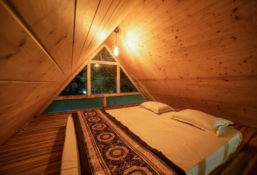 Номер Стандарт Трехместный, Mudras Grove Resort, Nainital