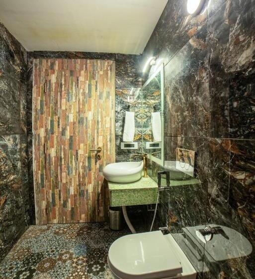 디럭스 룸, Mudras Grove Resort, Nainital