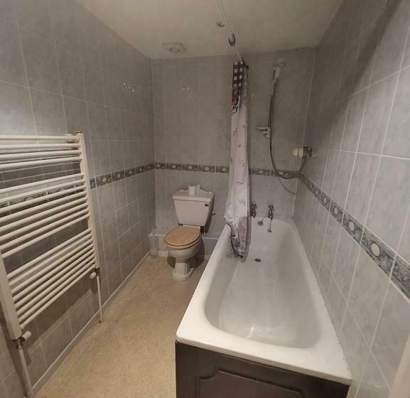 غرفة أساسية ثلاثية, The Butchers Arme