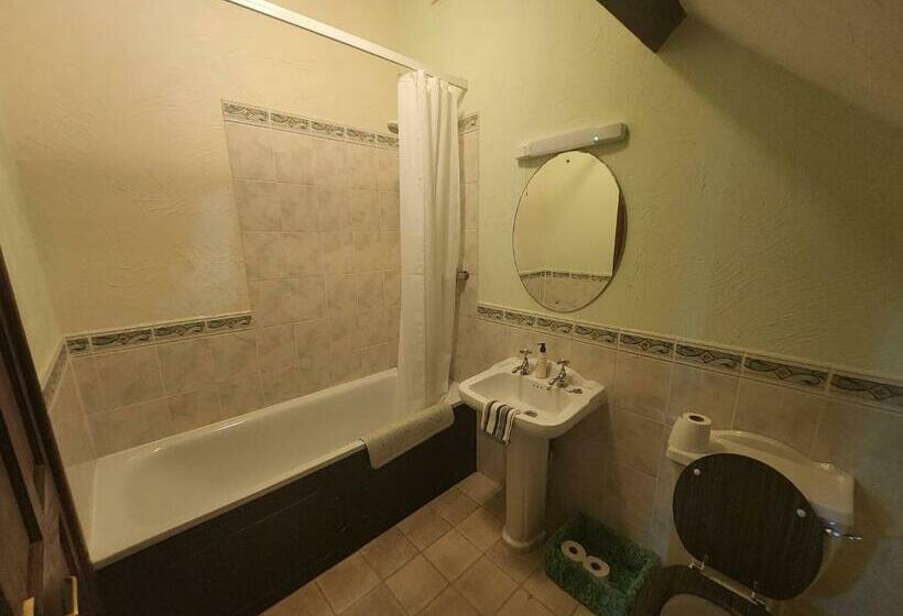 غرفة عائلية, The Butchers Arme