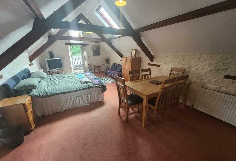 غرفة عائلية, The Butchers Arme