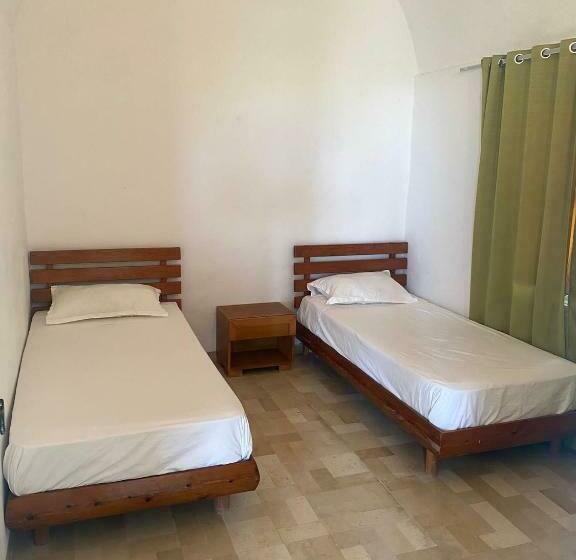 Кровать в Общей Комнате, Blue Beach Hostel