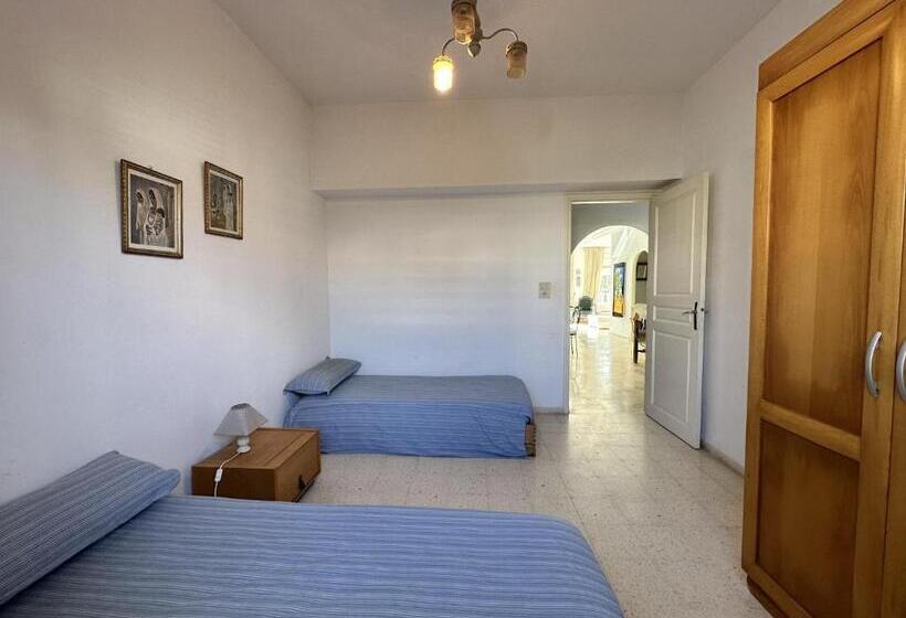 Кровать в Общей Комнате, Blue Beach Hostel