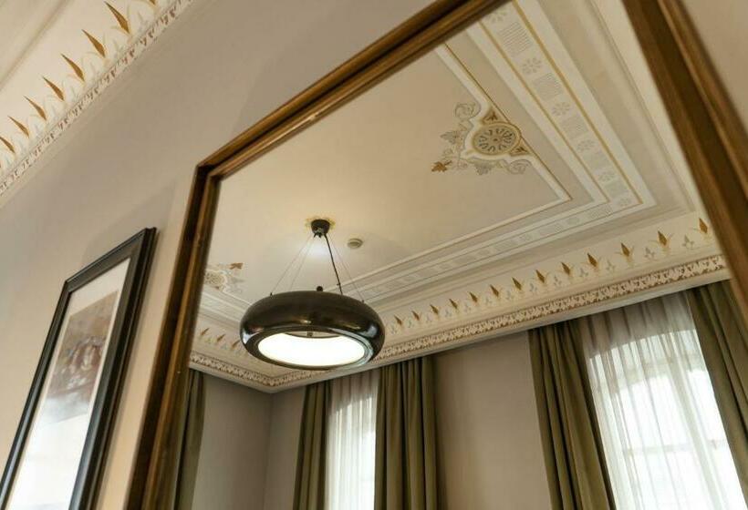 חדר סופריור עם מיטת קינג, Westdoor