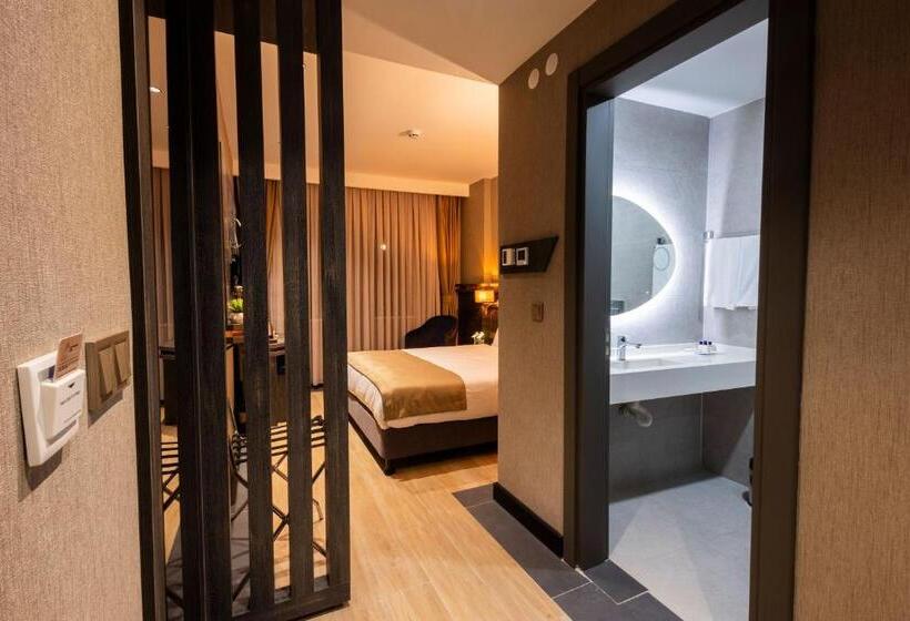 חדר דחוקס עם מיטת קינג, Westdoor