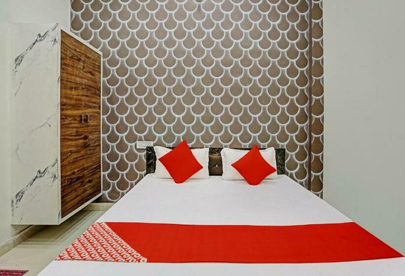 三人经典房间, Oyo Flagship Hotel Victory