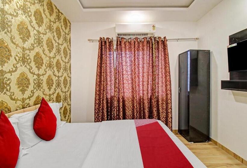Трехместный Номер Классика, Fabhotel Paramount